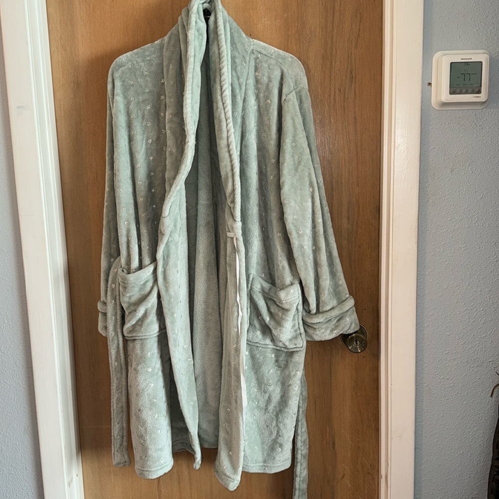 Cervantes bathrobe